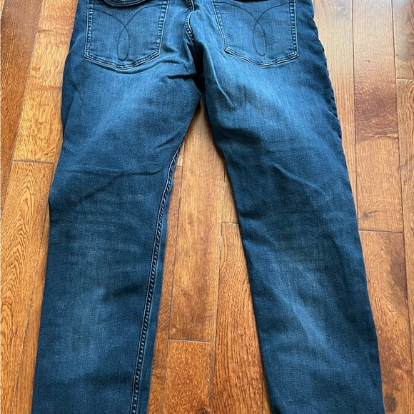 Calvin Klein Men's Straight Fit Jeans - Picture 4 of 7